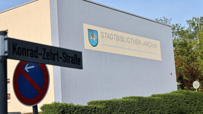 Dasheiligenstädterstadhaus BLEIBT EIN DAUERERTHEMA: STREITTHEMA ISTEN DASMAL DER DER FALTZFURDASADTARCHIGEN

