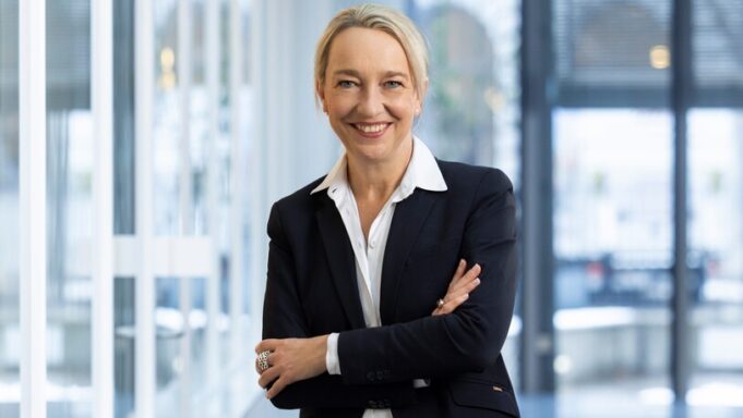 Neue Arbeit: Ein Kaderfrau der GKBERKLärt, sehr flexibler Arebeitsmodelle MIT PERSEREM WOHLAND

