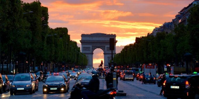 Plan in Paris

