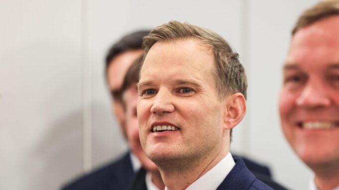 Nachricht und Recordagen, Die sie Kennen Sollten. Tragen Sie Top Vom Mittwoch.

