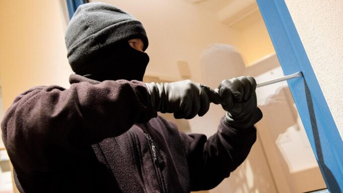 200 kg Schwerer Tresor: Panzerknacker Schlagen in Erfurt Zudu

