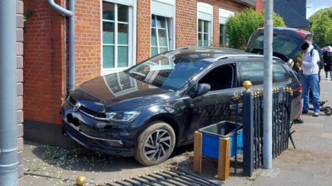 42-Jährige Kracht Wegen Kreisch

