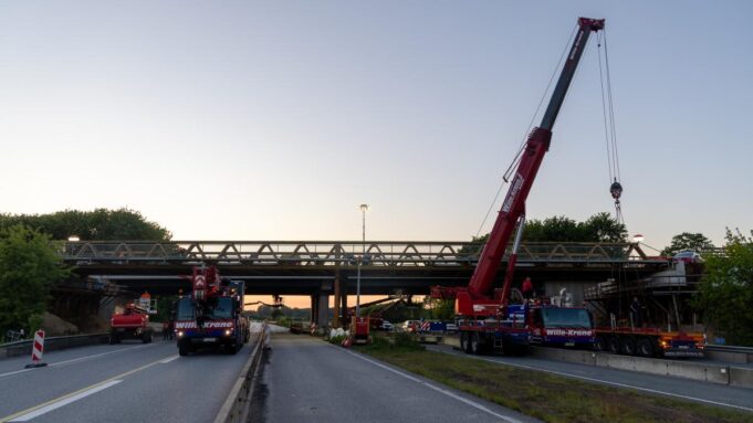 A7 Bei Bordesholm: Beherffucke Wird Abgautaut

