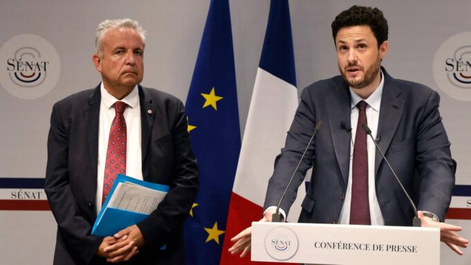 Aprèsla veröffentlicht von D'F Rapport Accablant, Le Natslé Waters Encore Loind'êtreeréglé

