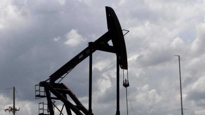 Branle-Bas de Bombat Dans Lepétrol

