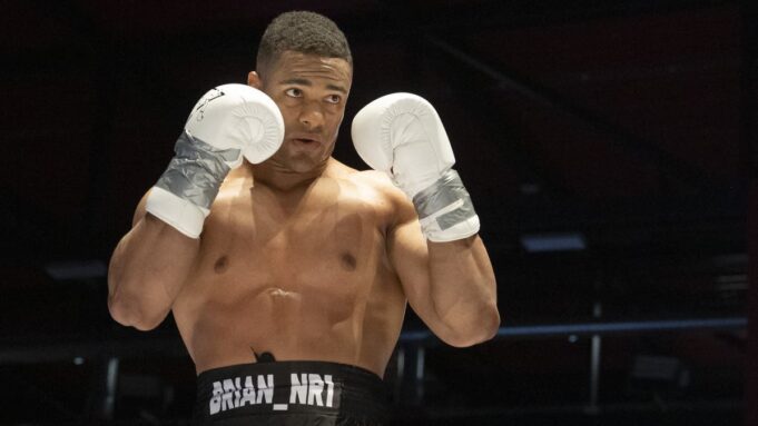 Brian Muss Seinen Zweiten Boxkampf Verschieben

