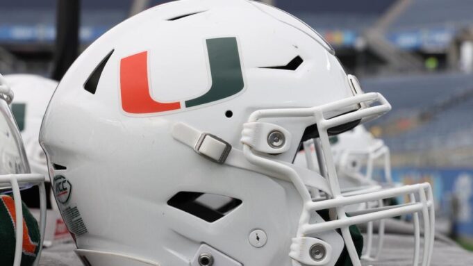 Der Verteidiger von Miami, Adarius Hayes, wird nach einem Autounfall ins Krankenhaus eingeliefert und tötet zwei Menschen

