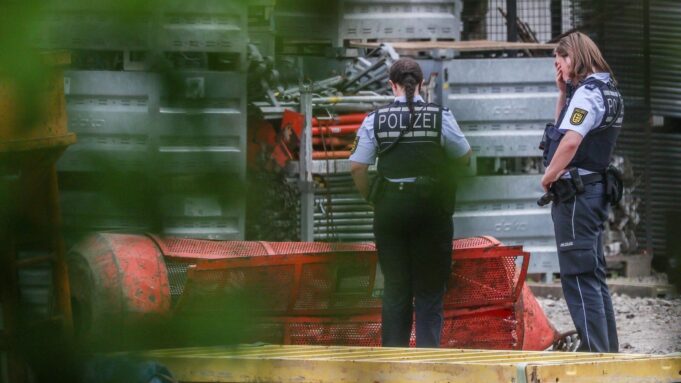 Drei Arebeiter Sterben Bei Gondel-Absturz

