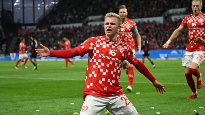 Eintracht Frankfurt News Challenge: Bericht: Burkardt vor Zuage | Hessenschau.de

