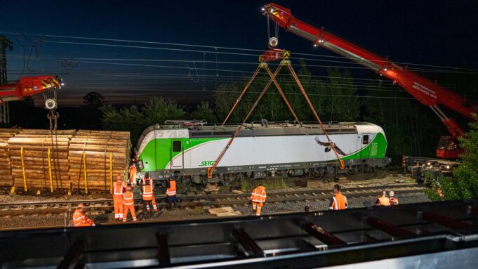 Entglegister Güterzug von Borken: Bahnstecke Frankfurt-Kassel Weder Freie | Hessenschau.de

