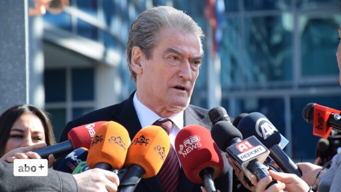 Ex-Präsidentberisha Will Hilfe eines ein Trump-Strategie Albanien Umkrempeln


