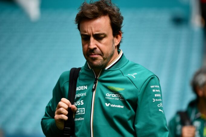 Fernando Alonso würdigt die späte Physiologie

