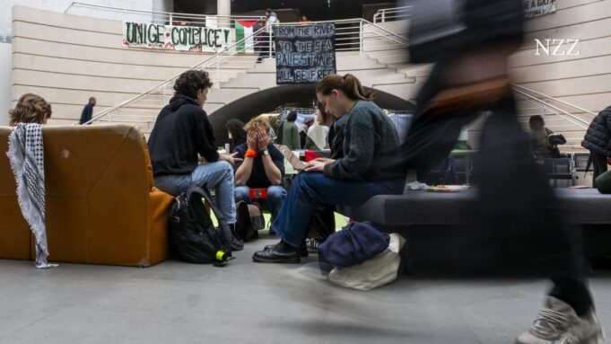 Genfer Studenten Besetzen Wieder Dieuniversitätät

