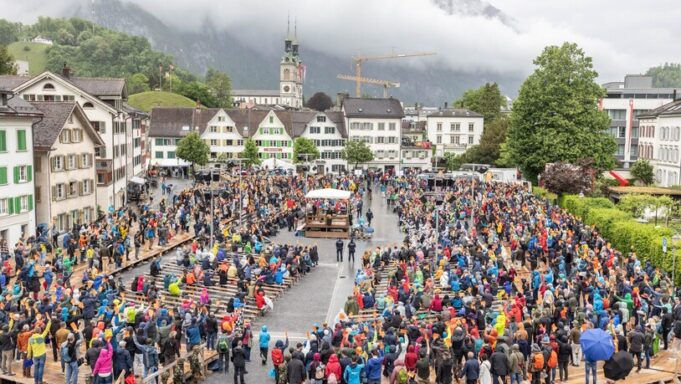 Glarus 'Wie: In Graubünden Sollen Künftigauch 16-Jährige AbstIMENE UNDWIEHLEN Könnnen

