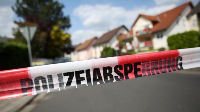 HAINBURG: Rollerfahrerfährtklinkind auf Flucht vor Polizei um | Hessenschau.de

