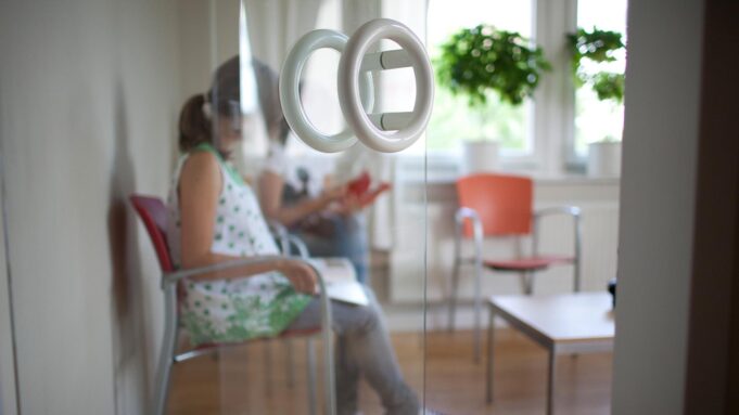Heimlich GEFILMT, Öffentliche -Diagnose: Arztpraxenverstogegegegegen DATENSCHUZ | Hessenschau.de

