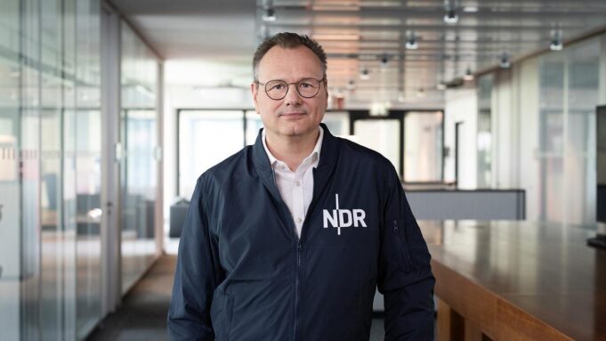 Hendrik Lünnenborgzum NDR-Indendantengewärmt


