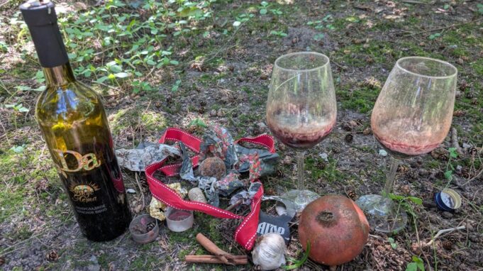 Ist es okultismus? Seltsame Fondse auf Friedhof Neumünster

