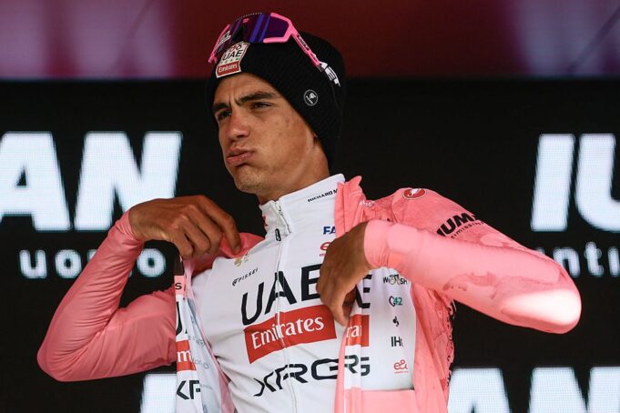 Juan Ayuso Crack, Isaac del Toro kämpft darum, Giro d'Italia in den VAE zu retten

