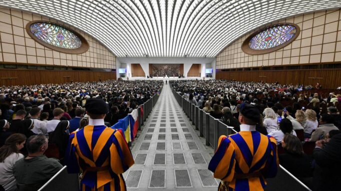 La diplomatie pontificale, l'art dela médiation «sans kanons»

