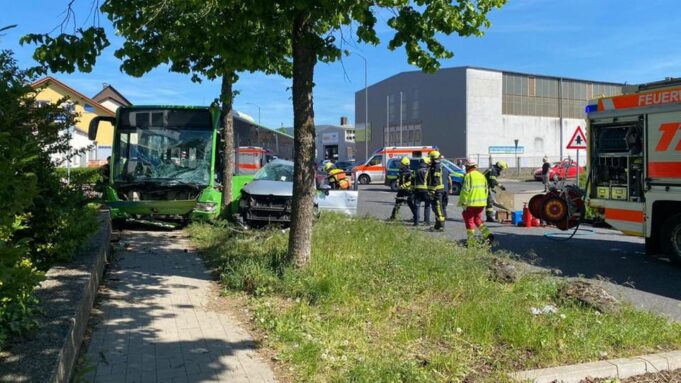 MIT Bus in Mehrere Verslettte in Fulda Bei, Fahrrad und Auto | Hessenschau.de

