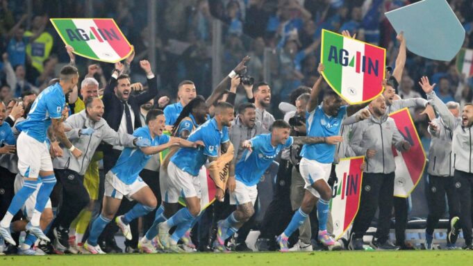 MIT SEITFAGZIEHER: Napolis Meisterstückim Video | Serie A-Highlights | Video

