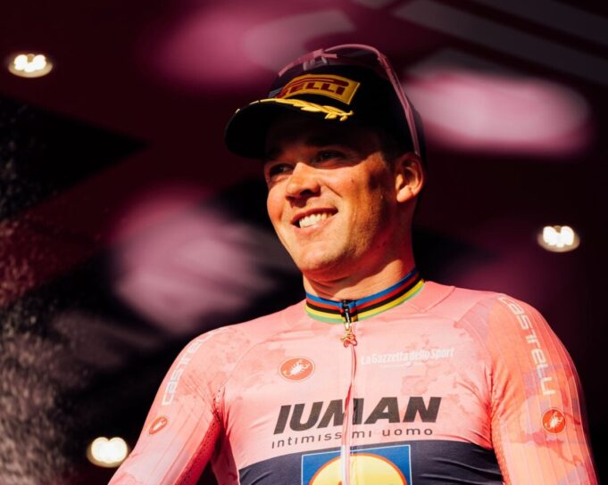 Mads Pedersens neueste professionelle Radfahrer unterzeichnen einen lebenslangen Vertrag

