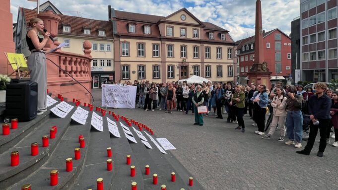 Mahnwachefür Estocheefrau in Fulda: 