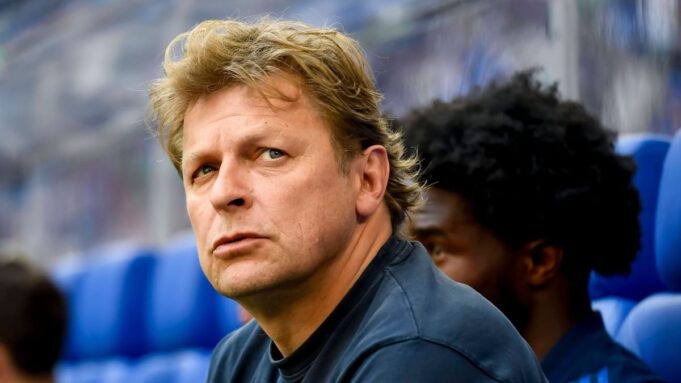 Mulderverlängertals Direktorprofifußballauf Schalke

