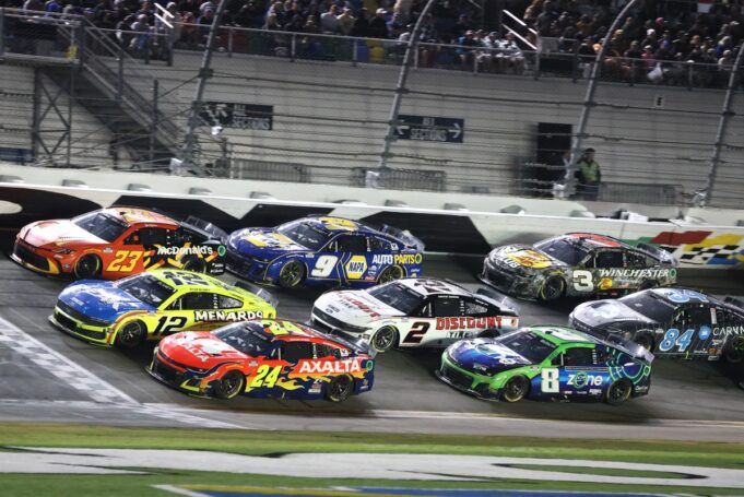 NASCAR schließt Superrampen und Straßenkurse für das Saisonfinale aus

