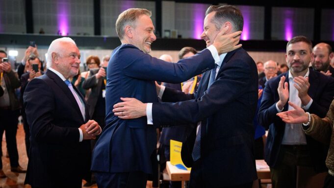 Nach-Debakel BeibundestagsWahl: Dürrzum FDP-Chefgewählt

