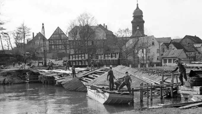 Neuanfang in AuSSTELLUNG ZUM Kriegsende und Fulda ➤ Kultur-nachretten aus Hessen | Hessenschau.de

