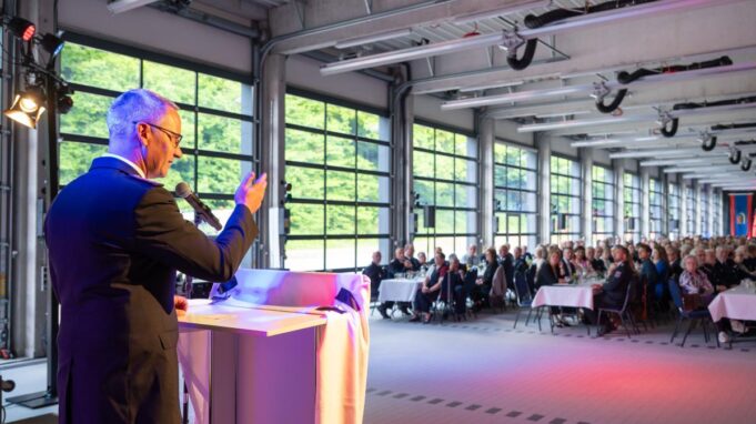 Neue Itzehoer feuerwache eingeneweiht

