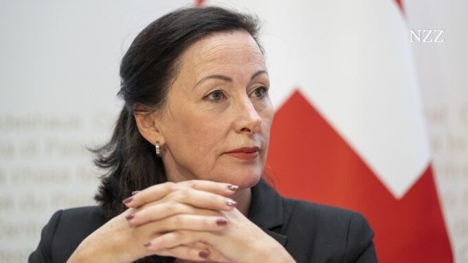 Nicole Lamon Übernimmt

