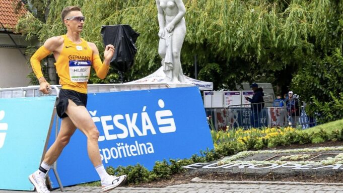 Rückkehr nach Olympia - Holden - Wayne Jonathan Hilbert Os de Chris Flander

