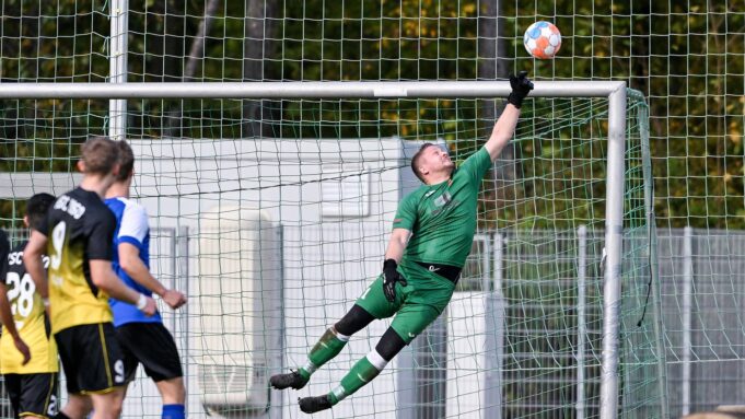 SERGEN UNDNÖTEIM AMATEUR - FOSS BALL: 28 MANNSCHAFTEN bis EINEMFUßBALLPLATZ | Hessenschau.de


