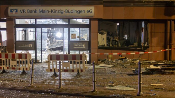 Sechs GeldautomateSchungen von Hessen: Ermittler Schnappentatverdächtige | Hessenschau.de

