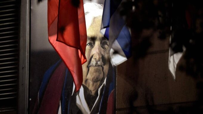 «Toutel 'Amérique Latine Est en deuil»: José «Pepe» Mujica, Ex-Présizedener Uruguayen Odicôneeticône de la Gauche

