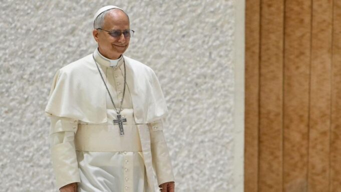 Trainer Erkennt „Robert“ Nach Wahl auf Loggia des Petersdoms

