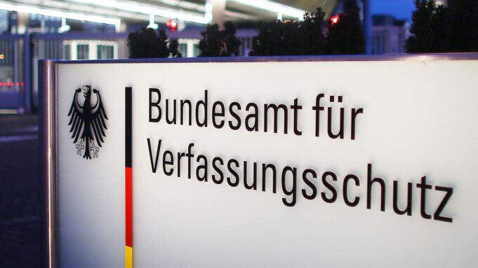 Verfassungsschutz SETTZT AFD-Einstufung Als RechtsexTreemistisch Vorerst AUS


