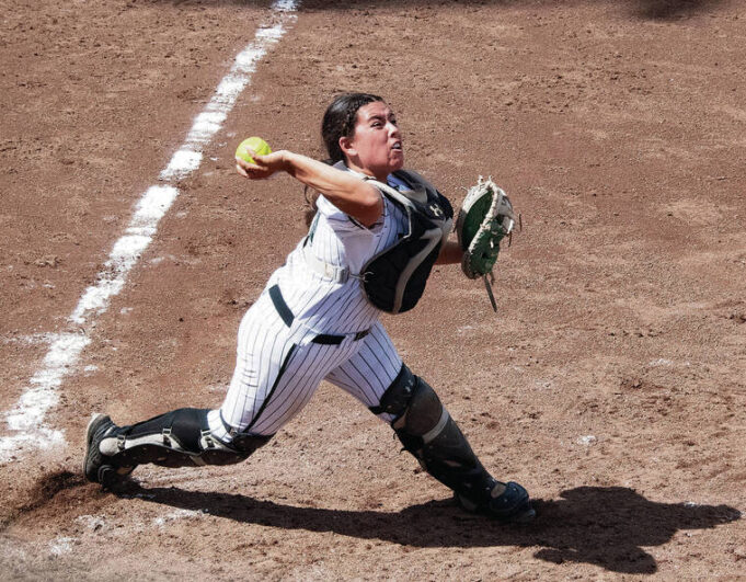 Wahine erzielte einen verrückten Sieg mit 9-Schuss-siebter Mal und tauchte in der Big West Championship vor

