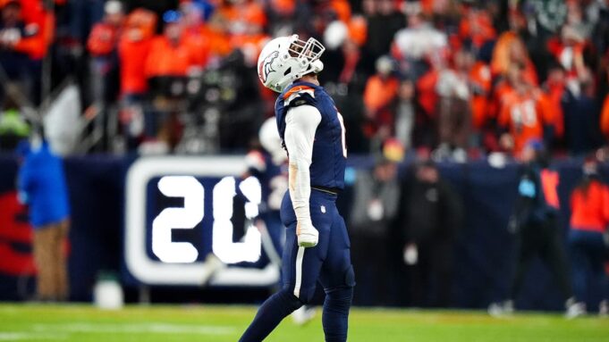 Wer wählen die Indianapolis Colts für PFNs 2021 NFL-Neuentwurf?

