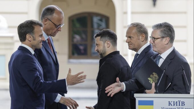 Wiederholung auf Putin: Selenskyj Beharrt auf Waffenruhe als Erstem Schritt

