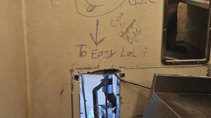 Zehnmännerbrechausgefännisaus - Einer Berefasst GEFASST

