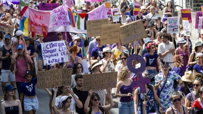14 Juan, une vage Violett

