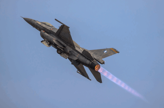Militärjet F-16