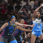 2 Verteidiger sind besser als Angel Rees vom Chicago Sky