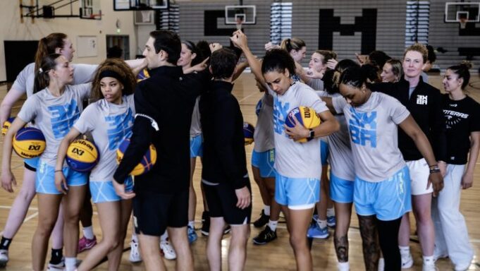 3XBA bietet angehende professionelle Spieler die Möglichkeit, FIBA ​​-zugelassene 3 × 3 -Basketball zu spielen -

