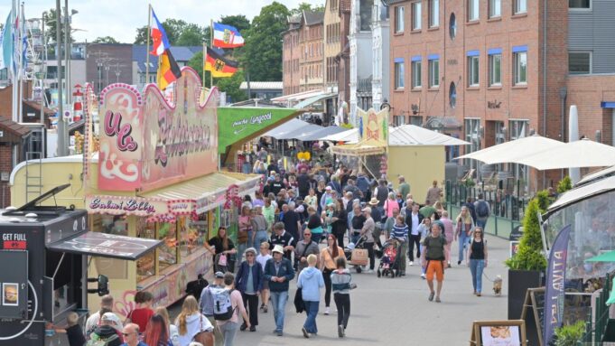 50.000 Besuche Feiern Friedlich Heringbühne 2025

