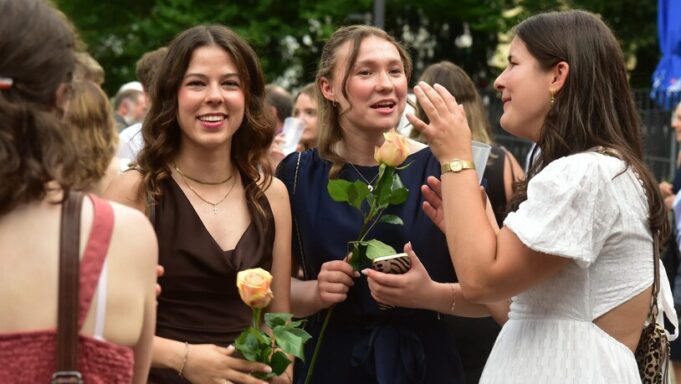Abschlussfeiern im Kanton Glarus: Das Sind Die Maturandinnen und Maturanden der Kanti Glarus

